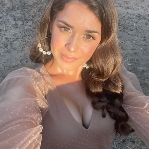 Meet your Posher, Dennysse